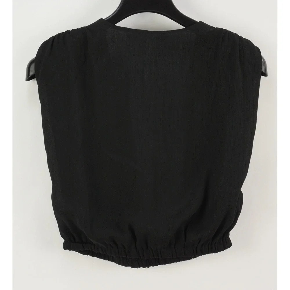 New ASTR The Label Black Crepe Lightweight V-Neck Twist Sleeveless Top Sz Small - Picture 2 of 8